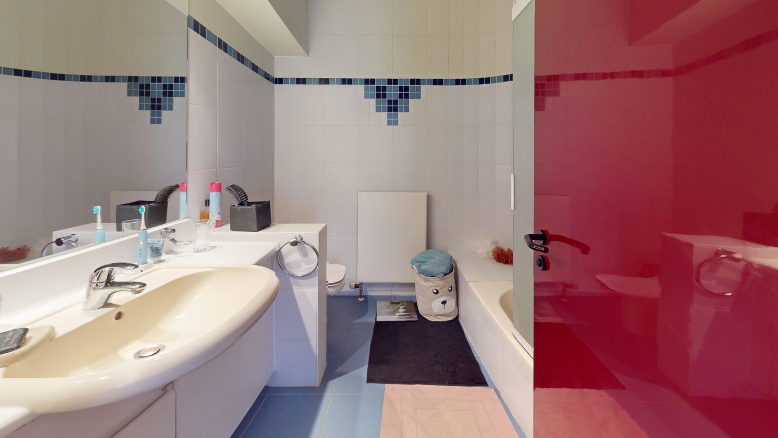 77-Rue-de-Namur-2eme-etage-Bathroom